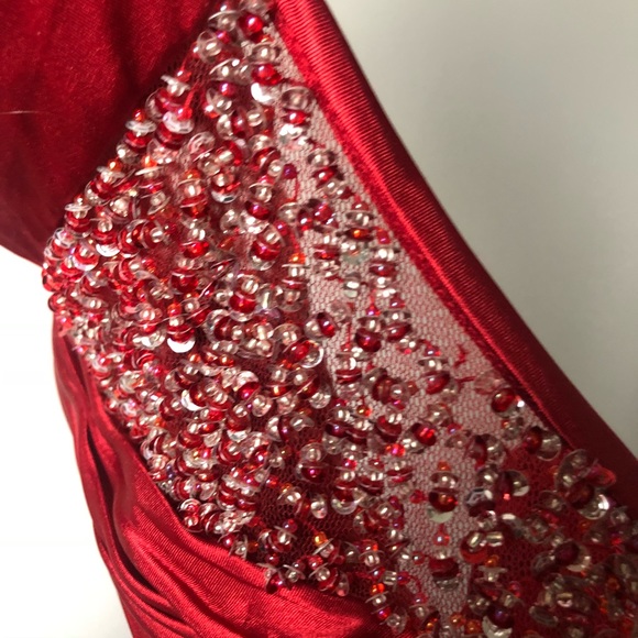 Dress - Picture 4 of 4